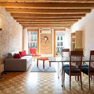 Enjoy - Orologio, Piazza Dei Signori Apartment